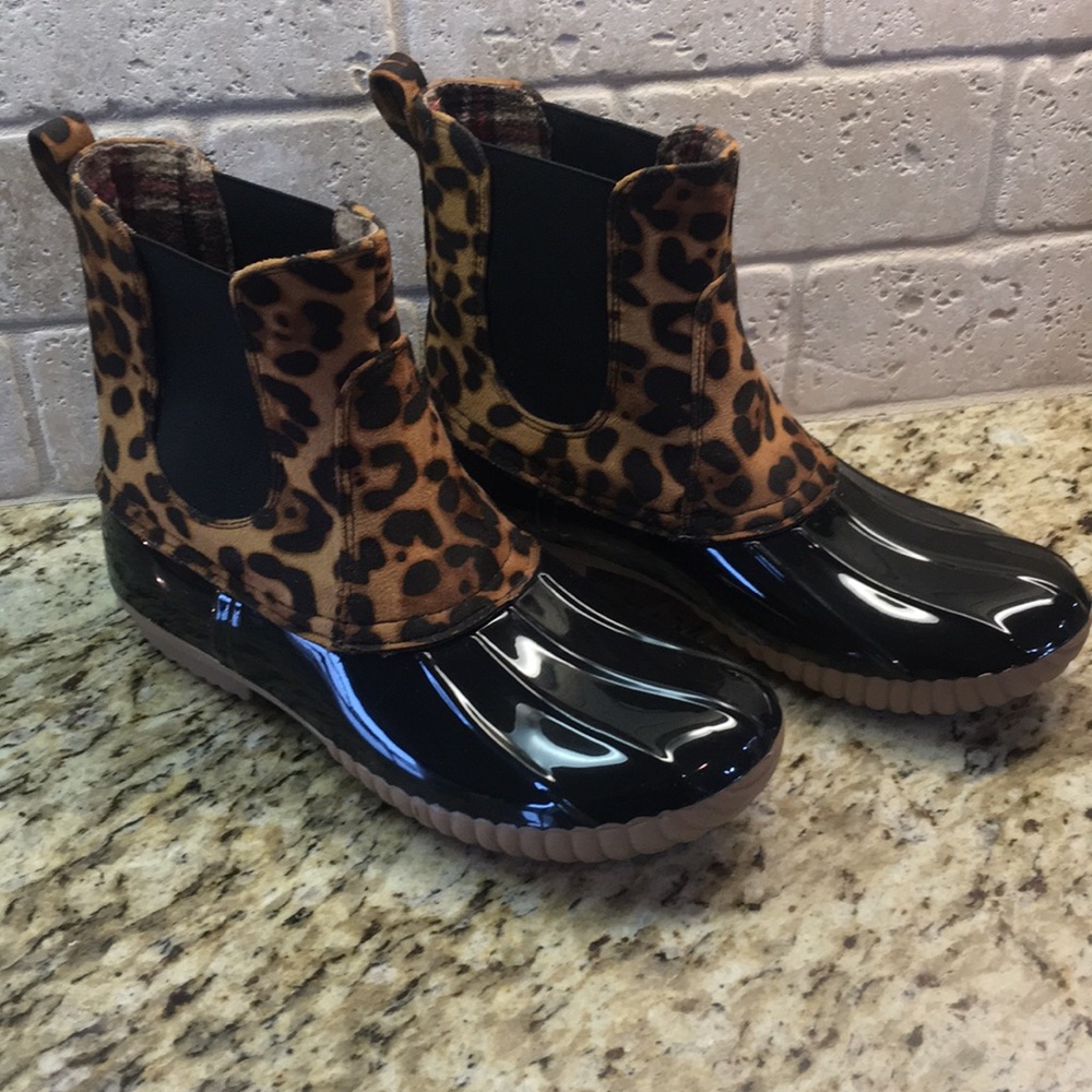 Duck boots